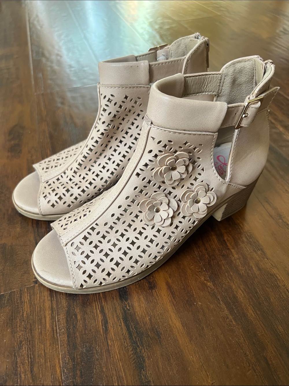 Jellypop Girls' Floral Laser-Cut Open-Toe Booties - Beige Size 3